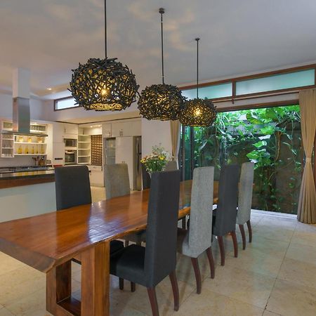 Villa Kaira Estate Canggu Buitenkant foto