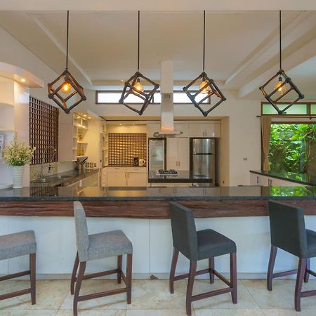 Villa Kaira Estate Canggu Buitenkant foto