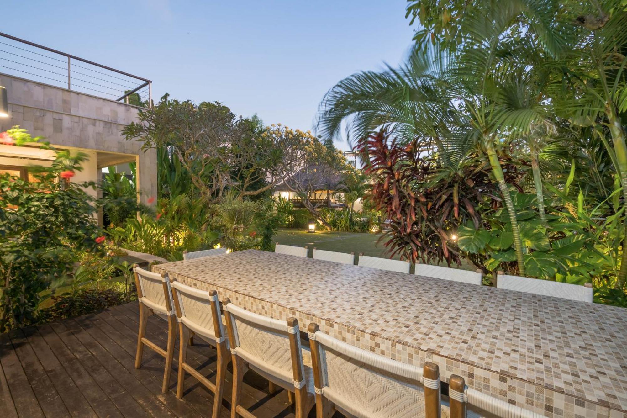 Villa Kaira Estate Canggu Buitenkant foto